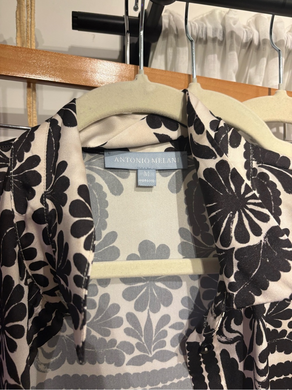 ANTONIO MELANI Black and White Floral Print Blouse - Picture 2 of 3